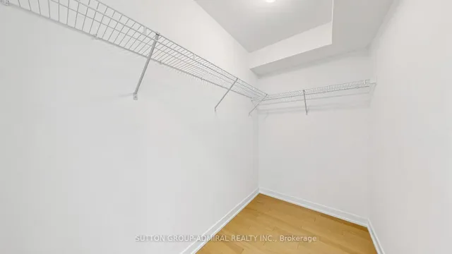 70 Green Gardens Blvd #1, Toronto 5