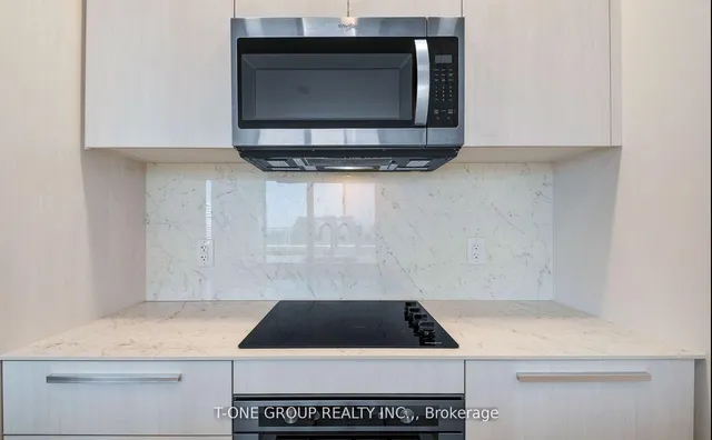 75 Canterbury Pl #Ph107, Toronto 4