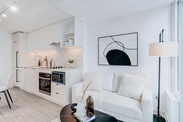 252 Church St #2009, Toronto 4