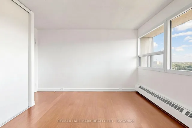 100 Leeward Glwy #1512, Toronto 5