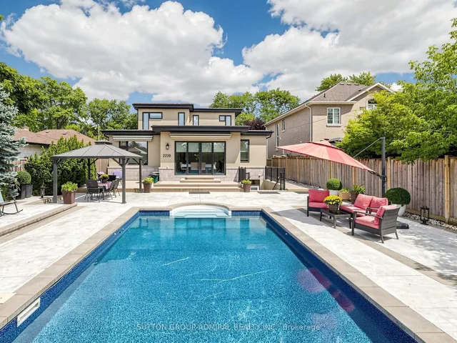 18 Dunsmore Gdns, Toronto 4