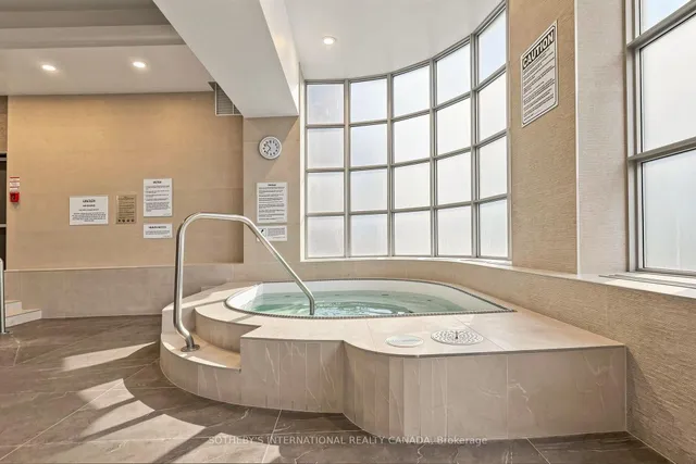 18 Hollywood Ave #303, Toronto 2