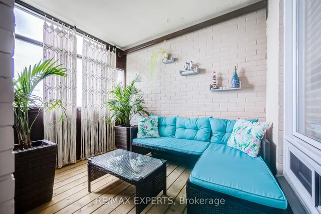 130 Neptune Dr #1104, Toronto 5