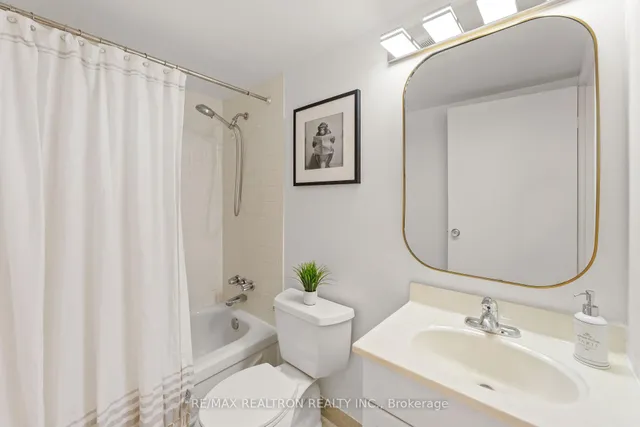 100 Antibes Dr #804, Toronto 5