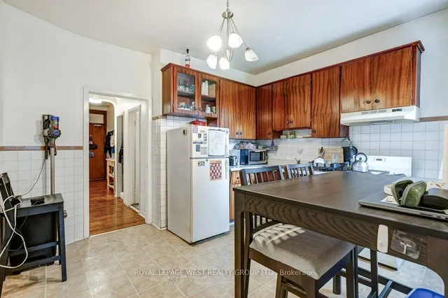 28 Concord Ave, Toronto 3