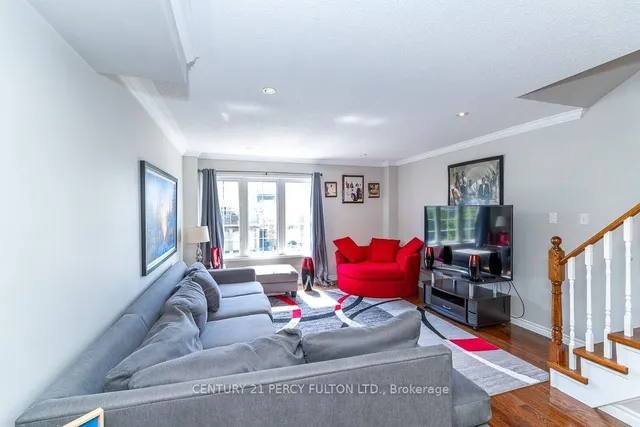 28 Rumi Cres, Toronto 5