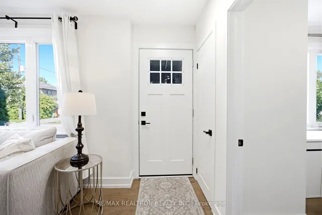 119 Reiner Rd, Toronto 5