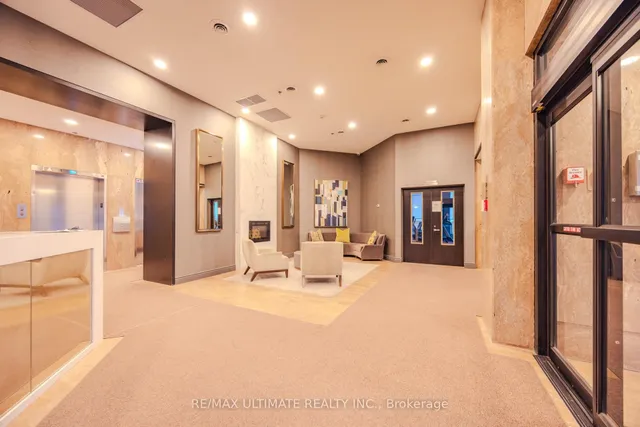 240 Heath St #201, Toronto 3