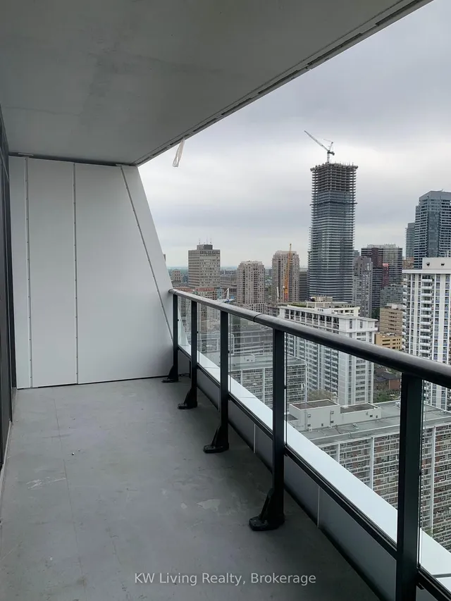 85 Wood St #3211, Toronto 4
