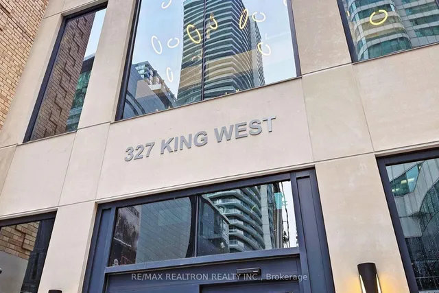 327 King St #4105, Toronto 2