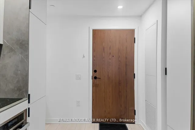 55 Charles St #3808, Toronto 5