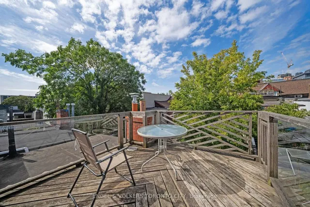 14 Kensington Pl, Toronto 4
