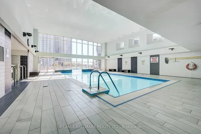 218 Queens Quay #402, Toronto