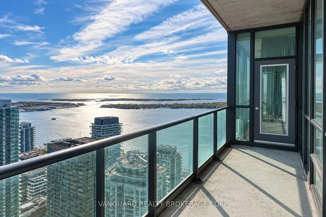 16 Harbour St #5104, Toronto 5
