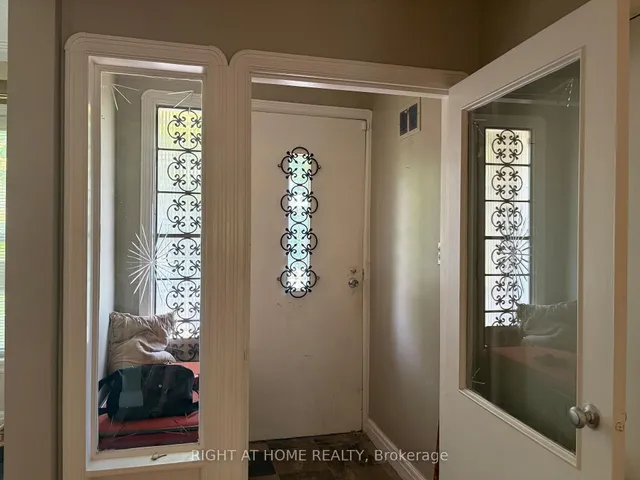 36 Forest Wood, Toronto 3