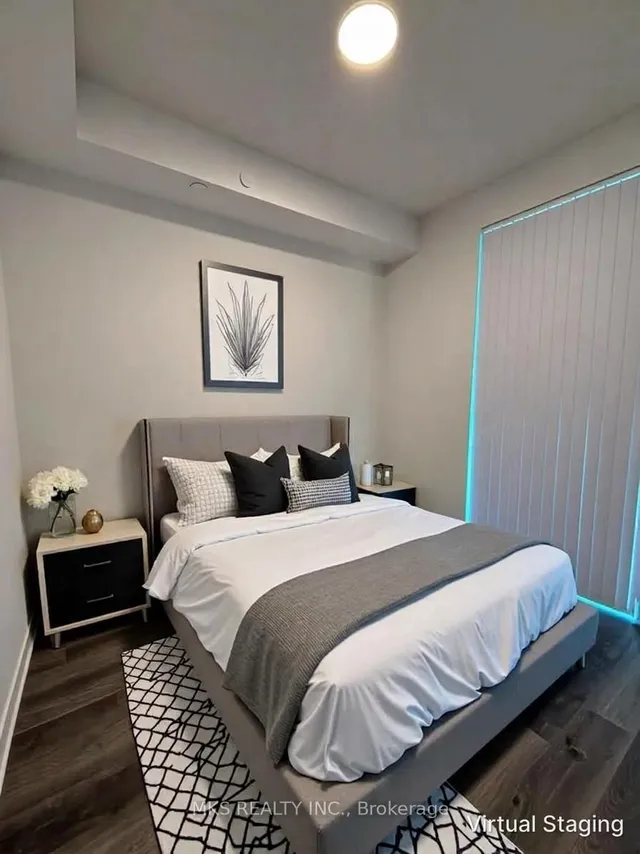 180 Front St #2505, Toronto 5