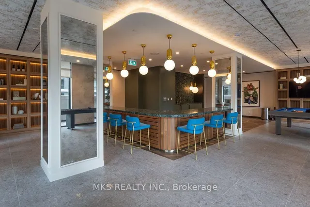 180 Front St #2503, Toronto 3