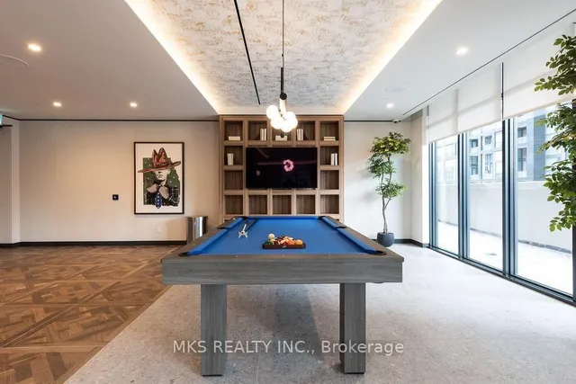 180 Front St #2503, Toronto 4