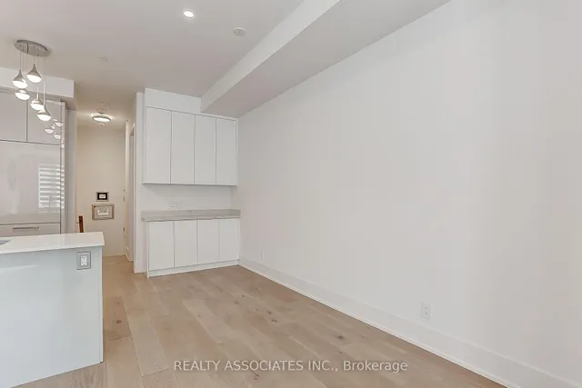 270 Davenport Rd #TH3, Toronto 2