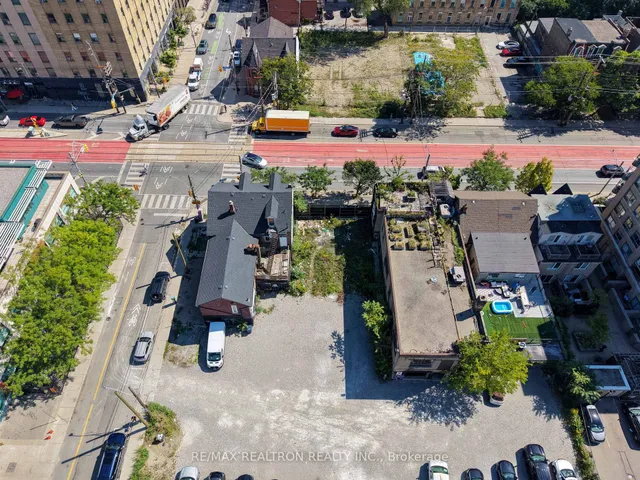 631 Richmond St, Toronto 5