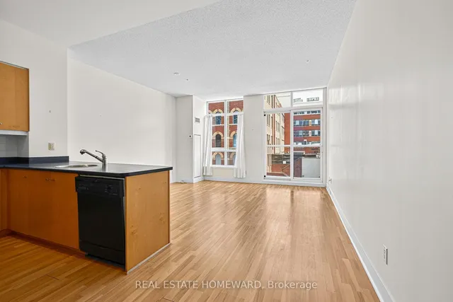 168 King St #302, Toronto 3