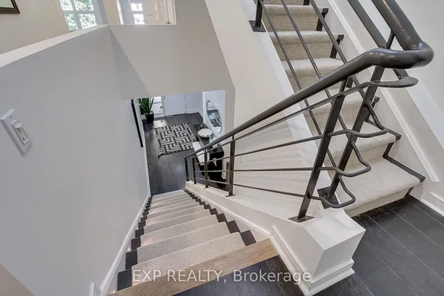 306 Sackville St #4, Toronto 4