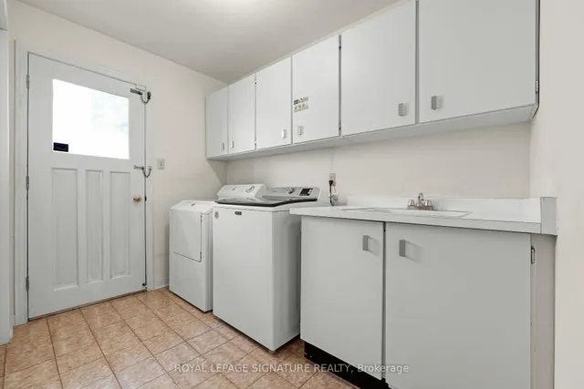 54 Ambrose Rd, Toronto 2