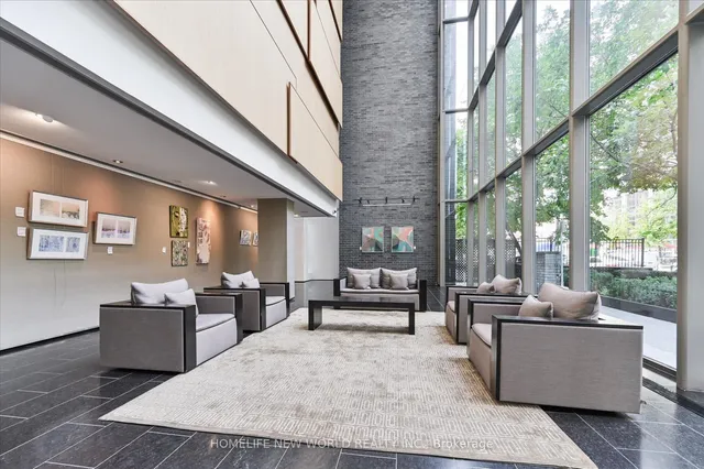 33 Charles St #1704, Toronto 4