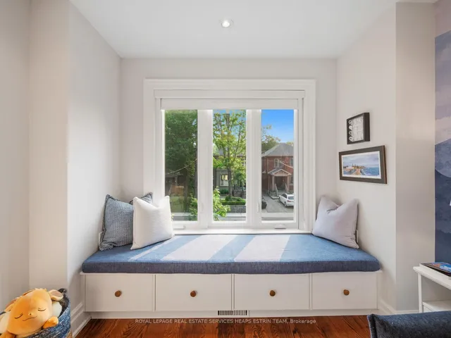 29 Maxwell Ave, Toronto 3