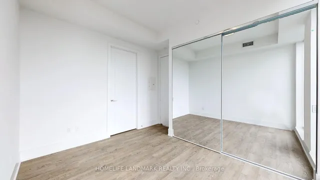 480 Front St #2004, Toronto 4
