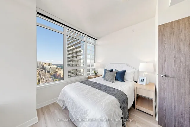 19 Bathurst St #3206, Toronto 5