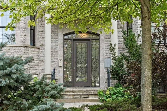 8 Highbourne Rd #1, Toronto 2