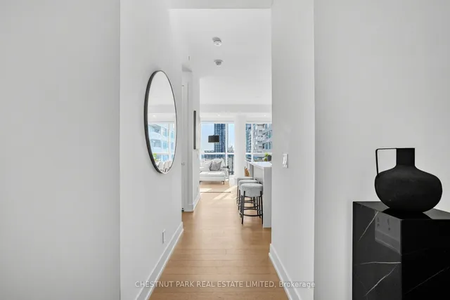 11 Lillian St #1802, Toronto 3