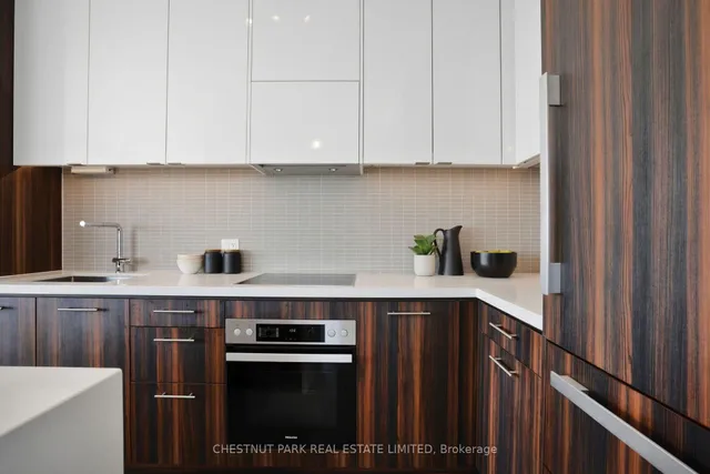 11 Lillian St #1802, Toronto 5