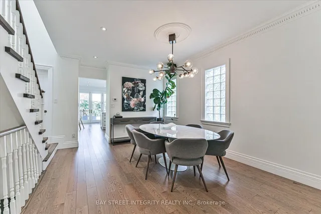354 Old Orchard Grve, Toronto 5