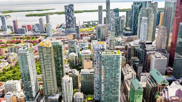 20 Lombard St #3403, Toronto 5
