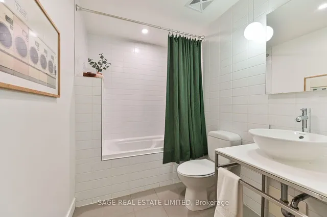 75 Portland St #215, Toronto 4