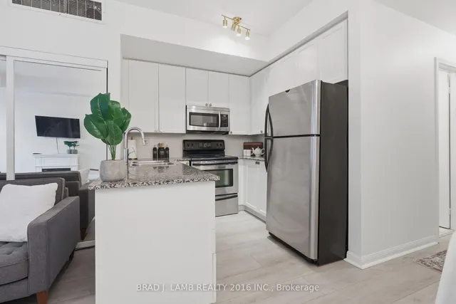 80 Carr St #29, Toronto 5