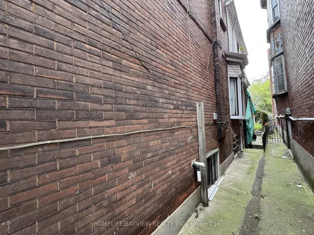 539 Lansdowne Ave, Toronto 2