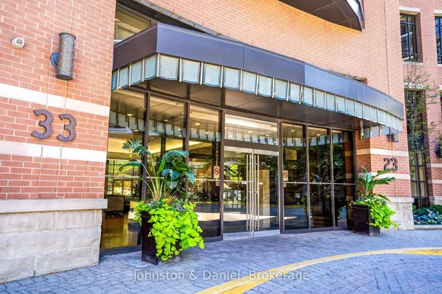 33 Sheppard Ave #805, Toronto 2