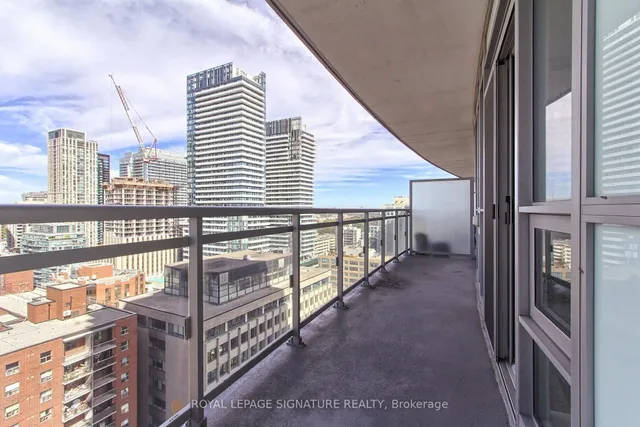 98 Lillian St #1812, Toronto 5