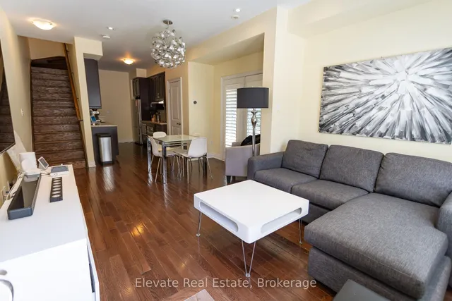 1 Hargrave Lane #1, Toronto 5