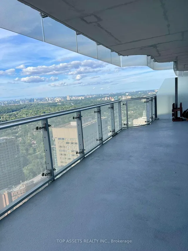 1 Bloor St #4409, Toronto 2