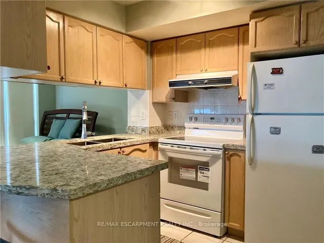 909 Bay St #2304, Toronto 2