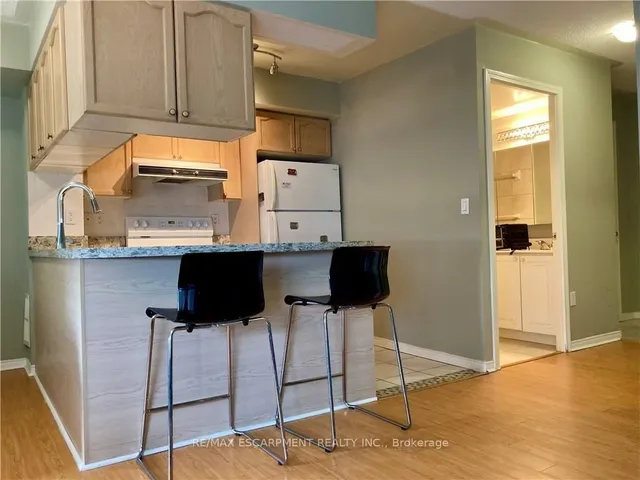 909 Bay St #2304, Toronto 4