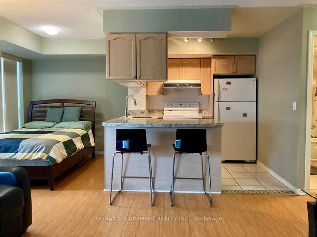909 Bay St #2304, Toronto 5