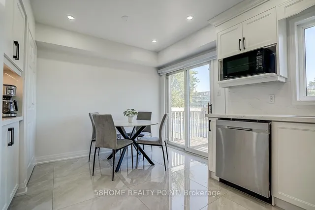8D Leaside Park Dr, Toronto 2