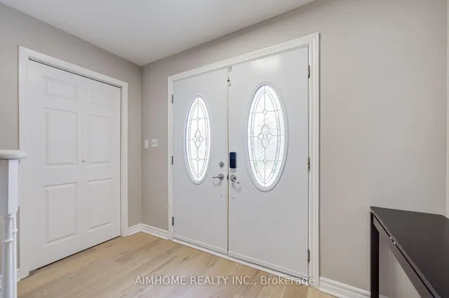 163 Chipwood Cres, Toronto 2
