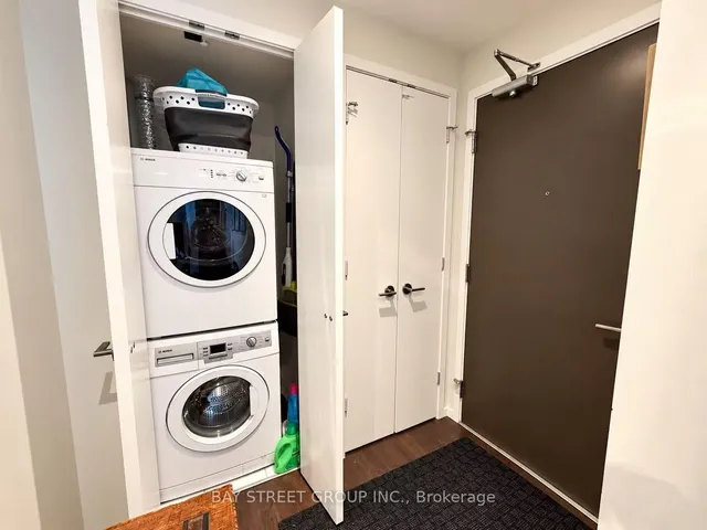 101 Charles St #4210, Toronto 3