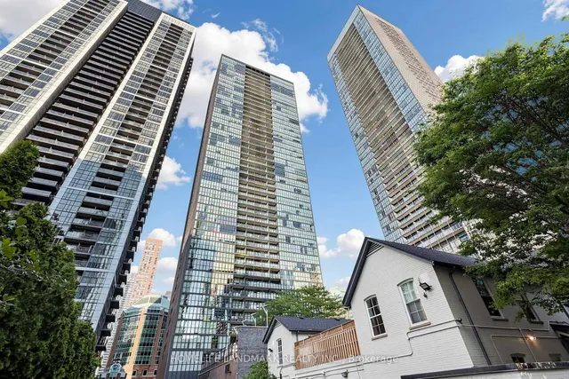 110 Charles St #Th03, Toronto 3